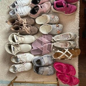 Lot of 12 size 11 toddler kids girls
